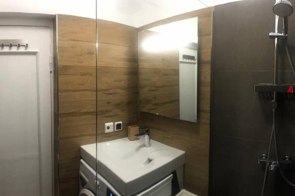 New Comfortable Apartment Nearby Promenade In 5 Minutes From Old Town Of Riga. Extérieur photo